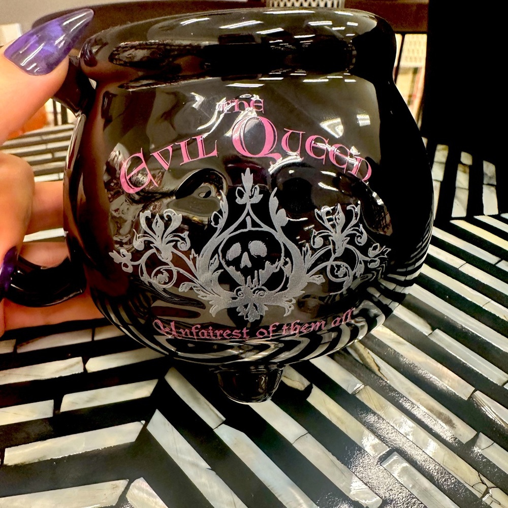 Disney’s maleficent coffee mug brand new!